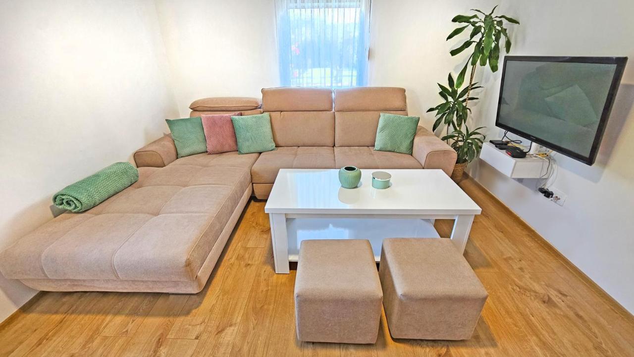 מוסטר Holiday Home Natura With Private Pool מראה חיצוני תמונה
