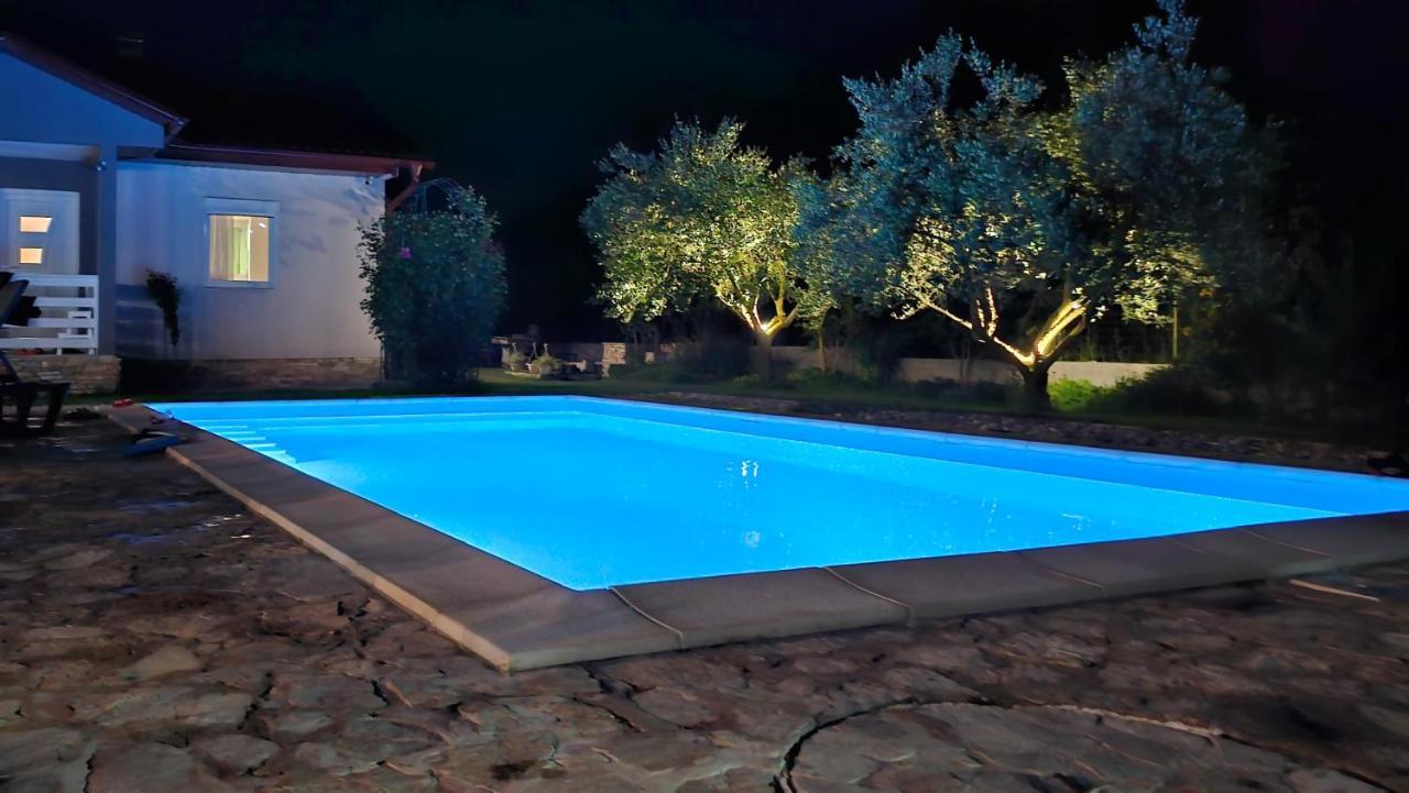 מוסטר Holiday Home Natura With Private Pool מראה חיצוני תמונה