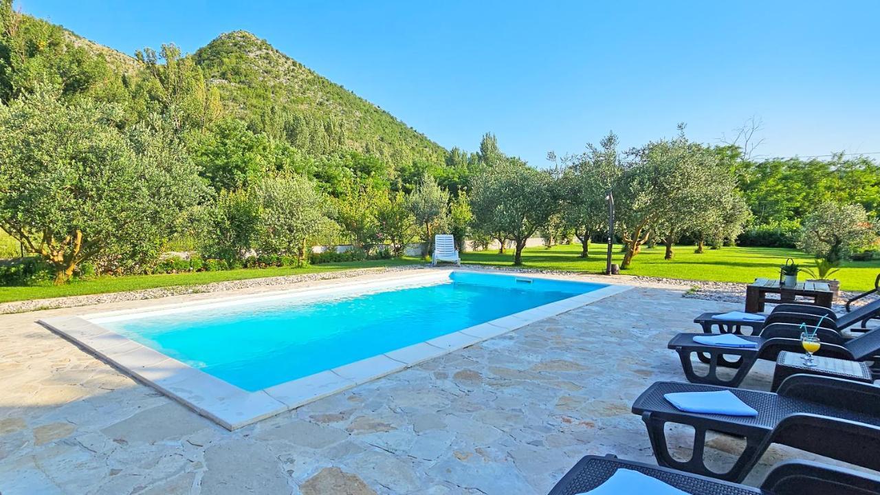 מוסטר Holiday Home Natura With Private Pool מראה חיצוני תמונה